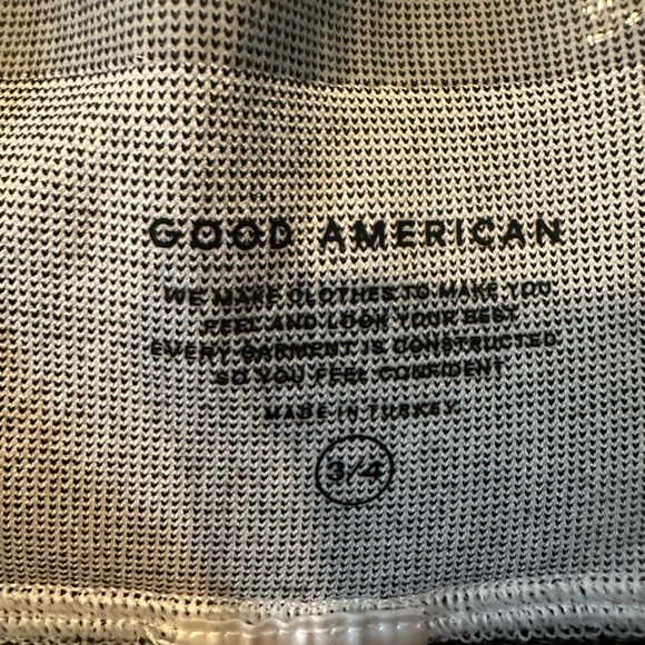 NWT GOOD AMERICAN CROP TOP & SEAMLESS RIBBED LEGGING - Picture 5 of 10